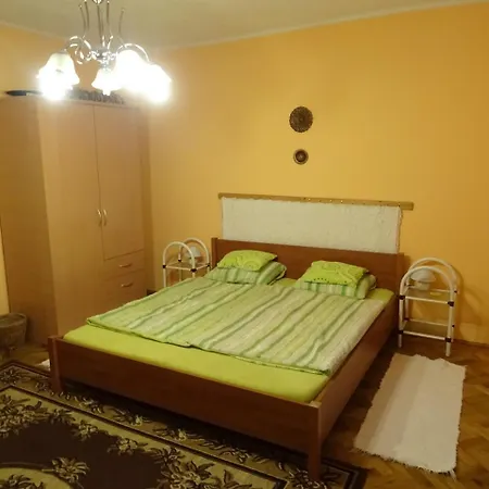 Komaromi -vendeghaz Nagyharsány