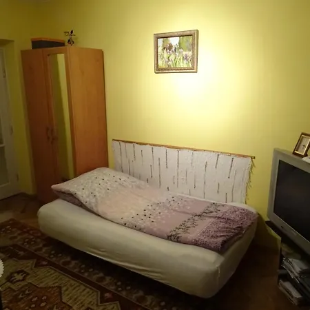 Komaromi -vendeghaz Nagyharsány